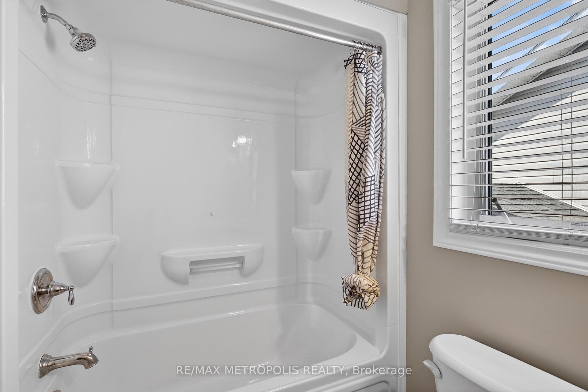 1276 Atkinson Street photo 27