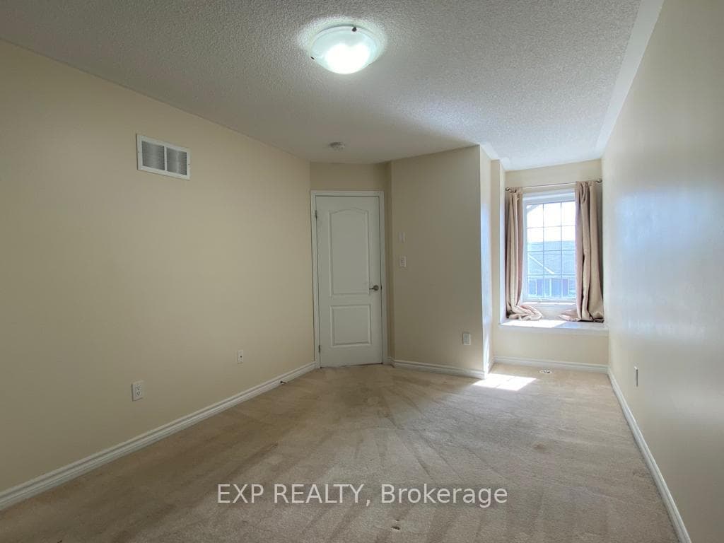 1621 Gainer Crescent photo 15