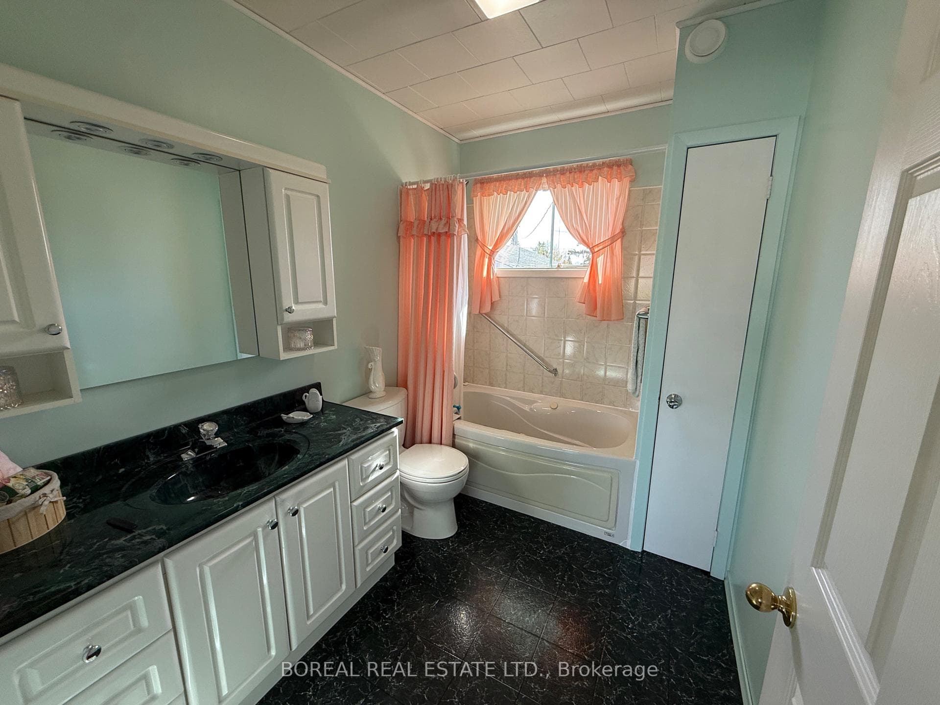 423 Fourteenth Avenue photo 18