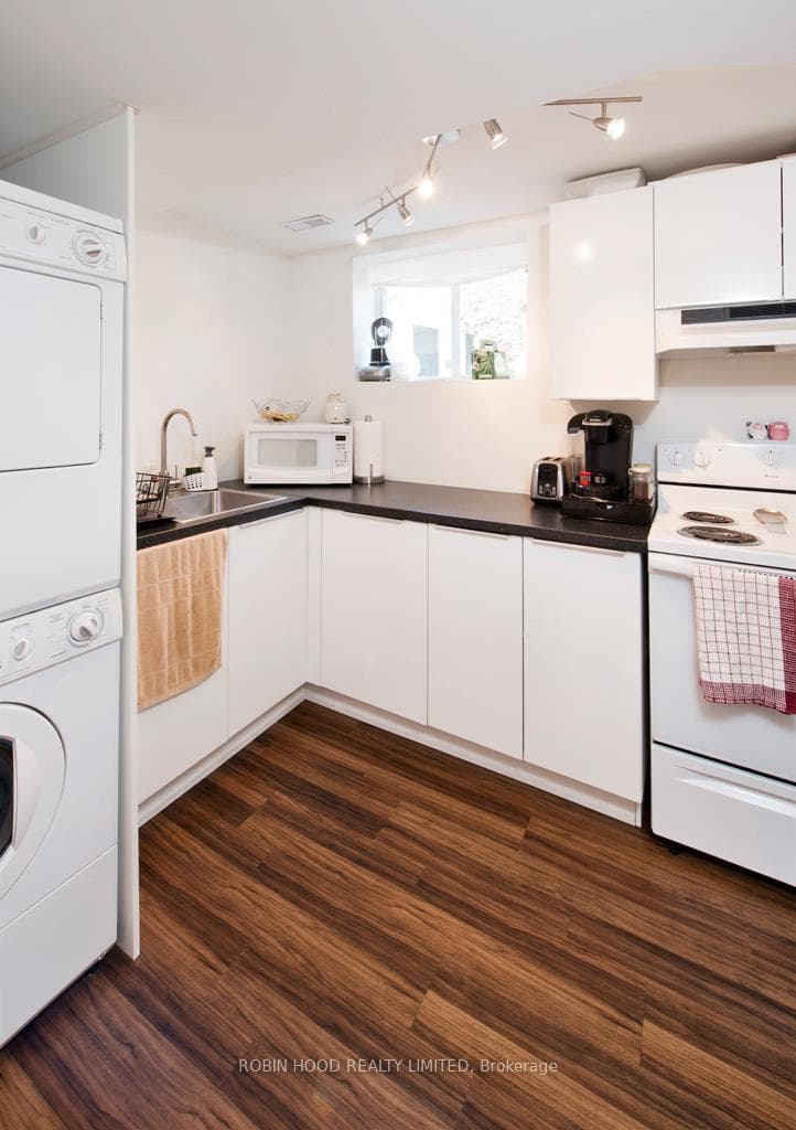 649 Farmington Avenue Unit B photo 2