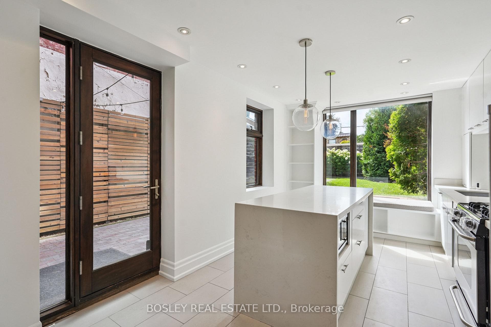 520 Manning Avenue photo 15