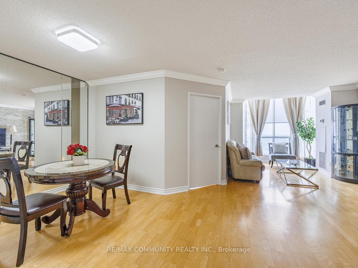 2550 Lawrence Avenue Unit 2204 photo 7