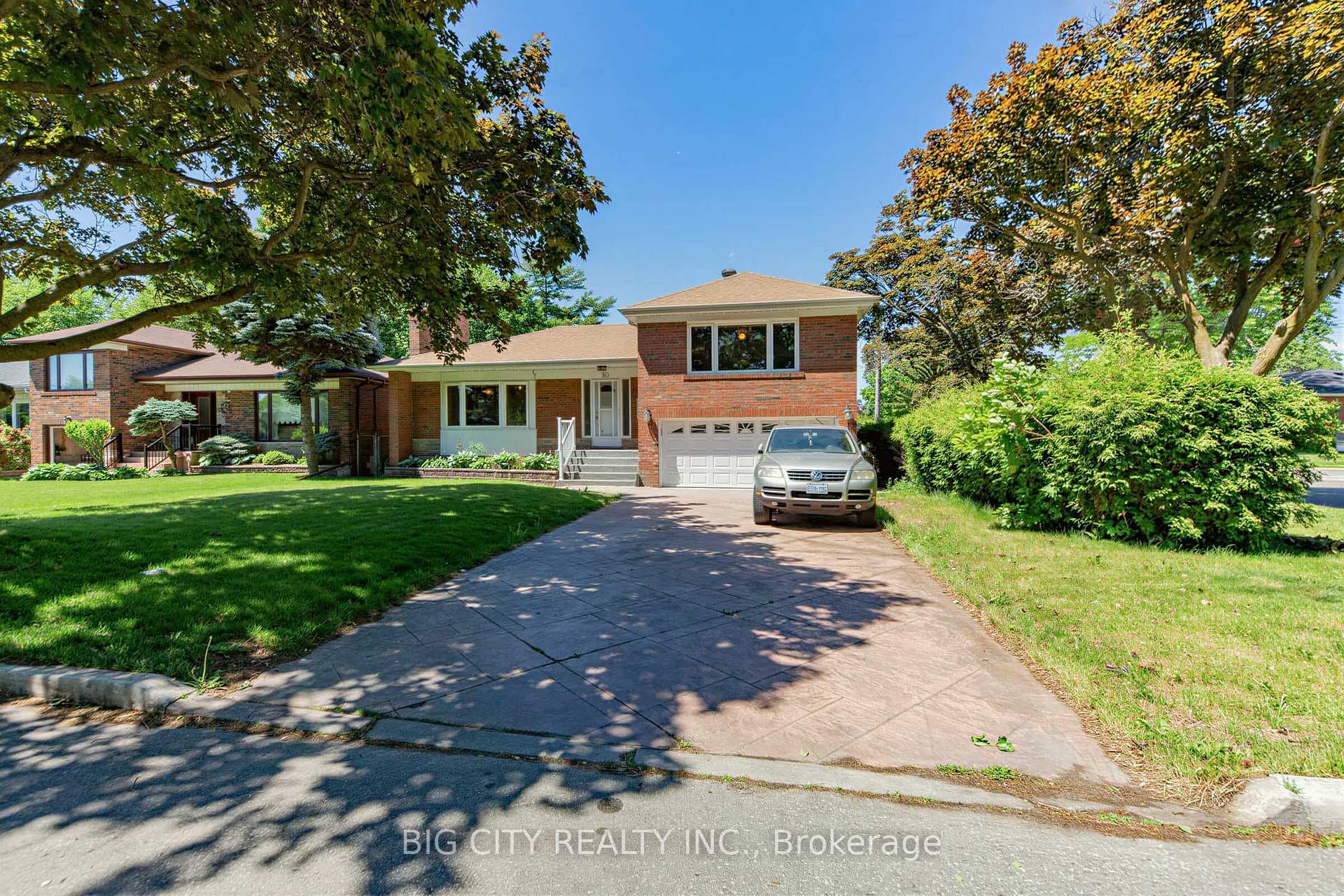 30 Lozoway Drive Unit Main/Upper photo 2