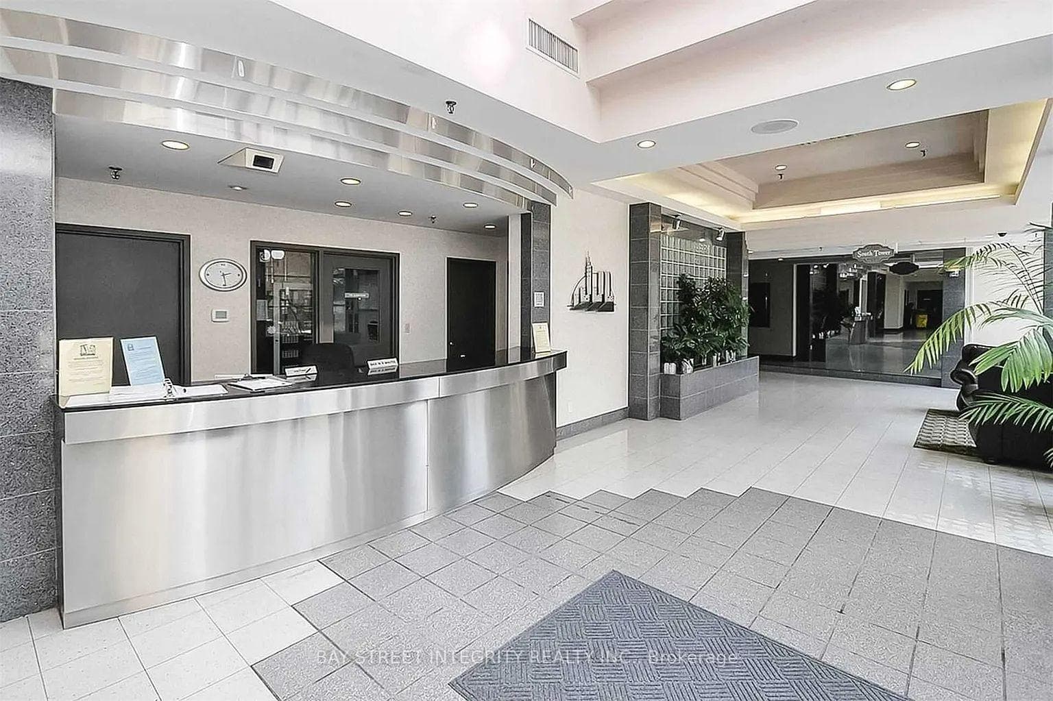 265 Enfield Place Unit 1011 photo 3
