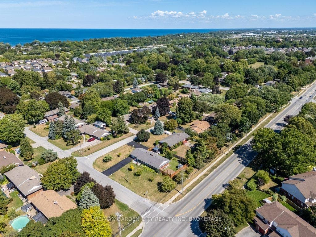 2 Lynnwood Avenue photo 29