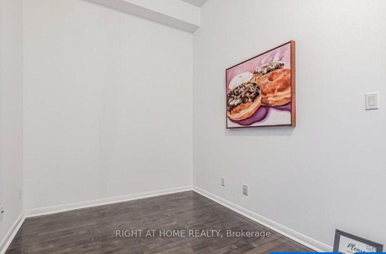 3391 Bloor Street Unit 515 photo 5