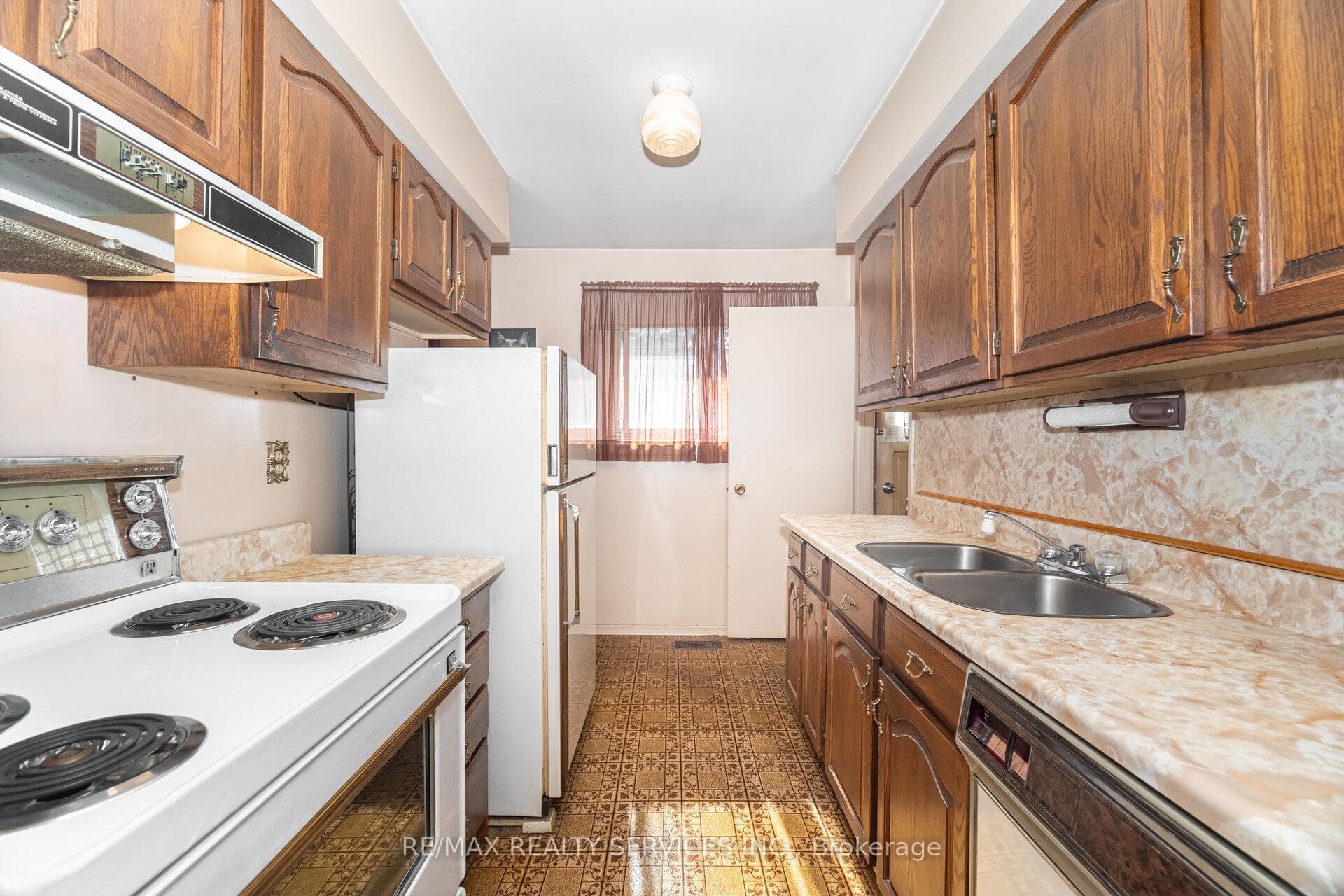 57 Esplanade Road photo 15