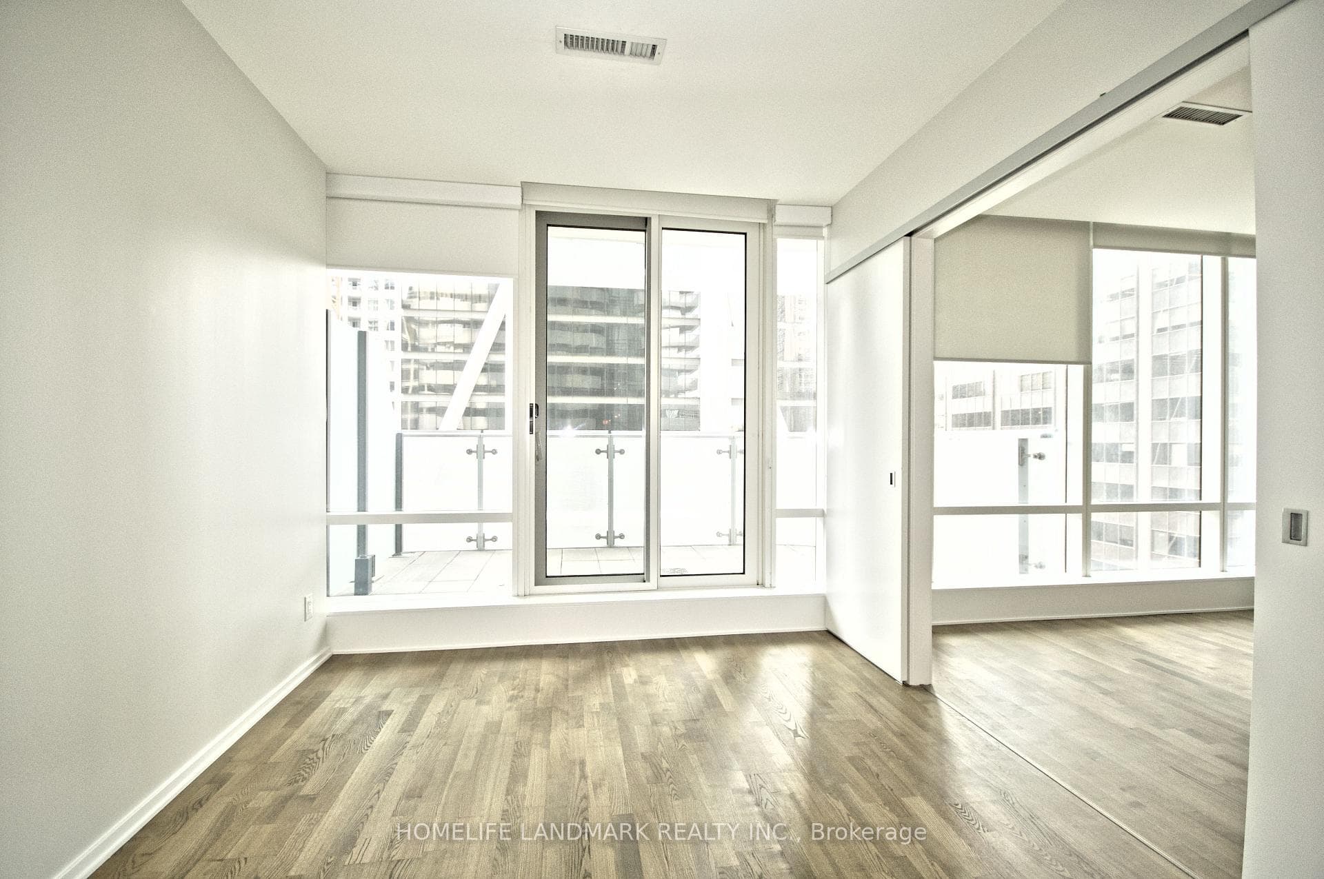 1 Bloor Street Unit 809 photo 10