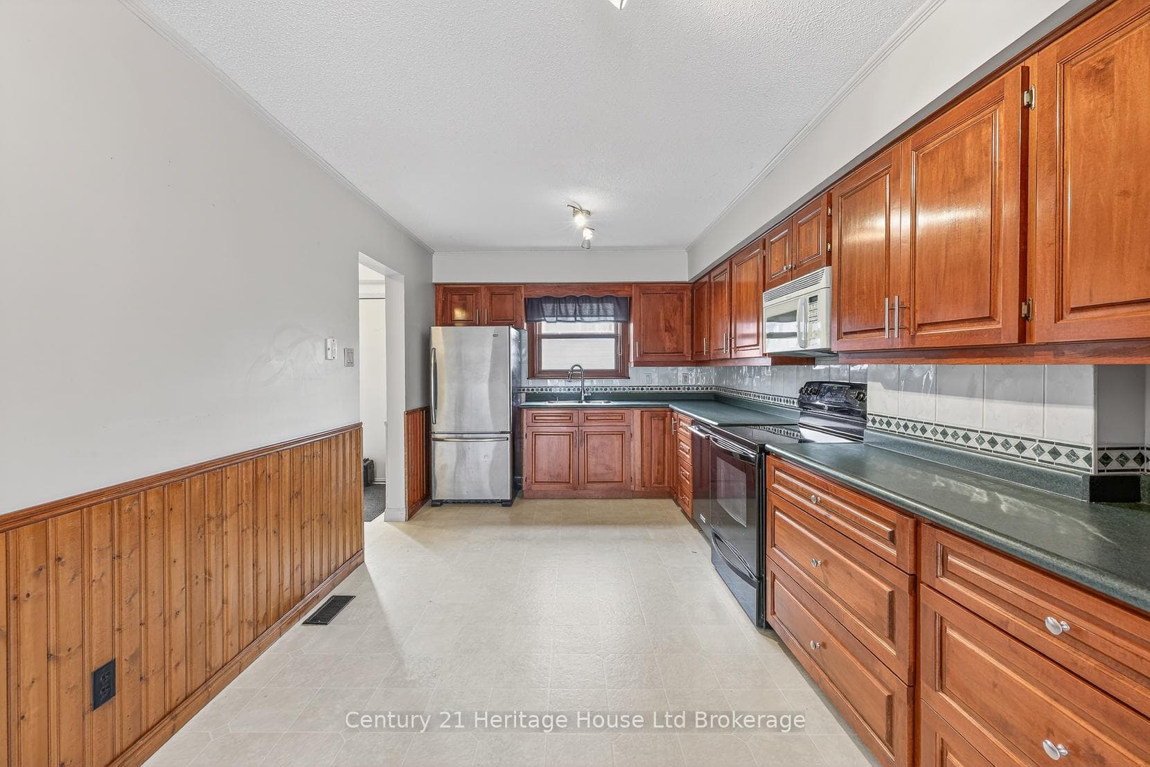 335 Albert Street Unit 3 photo 7