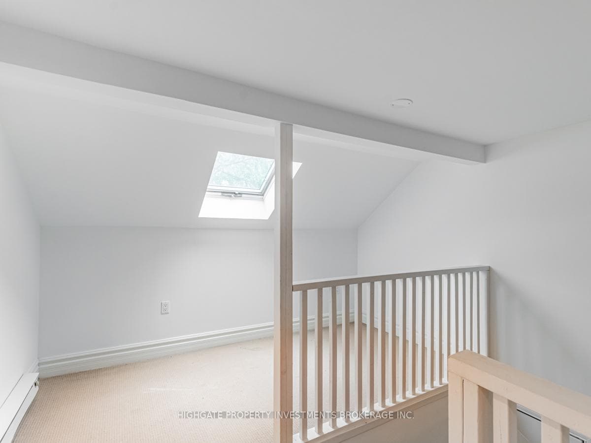 359 Ontario Street Unit Upper photo 22