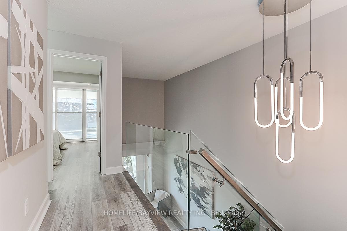 1050 The Queensway N/A Unit 107 photo 20