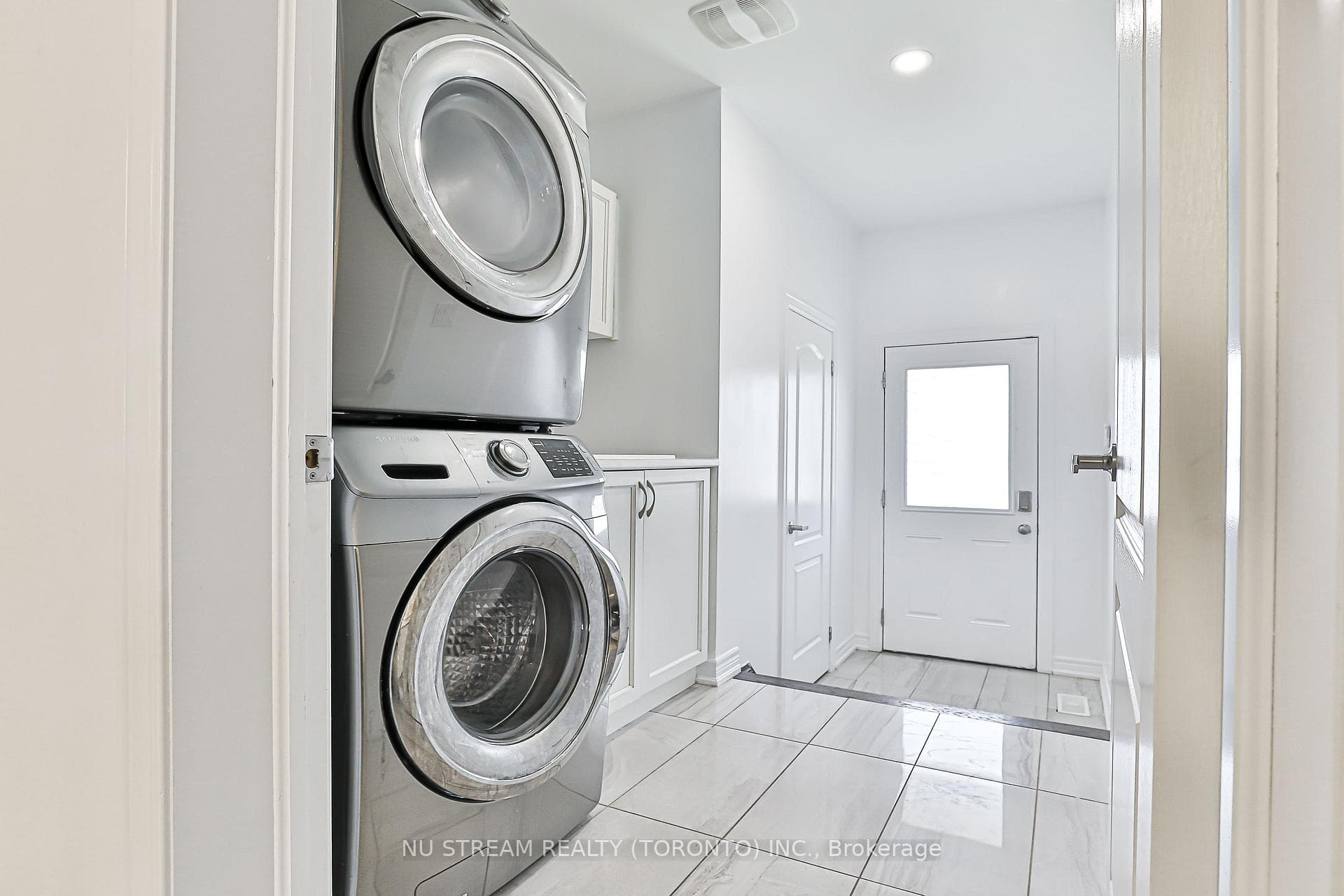 194 Paradelle Drive photo 23