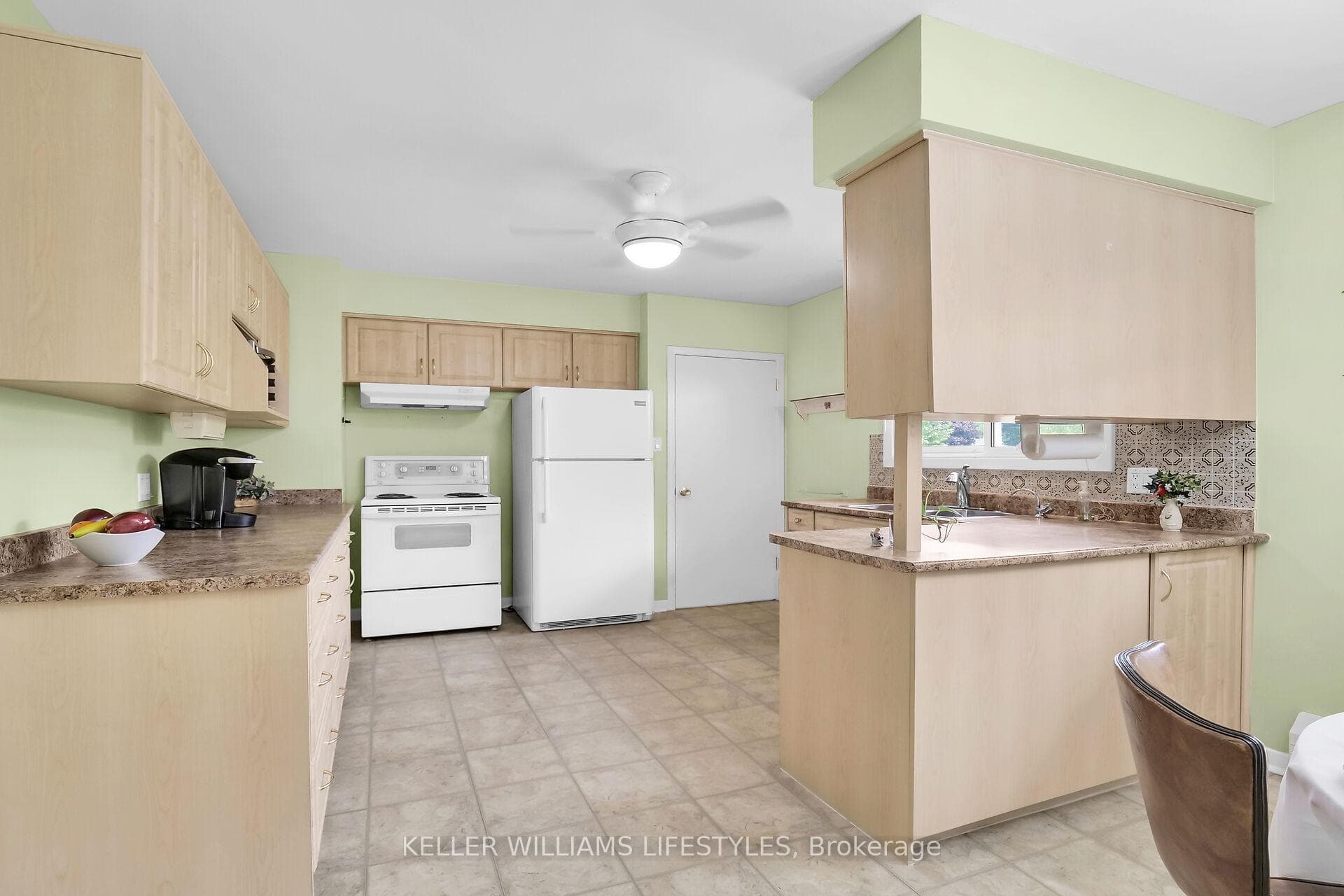 1569 Dale Street photo 9