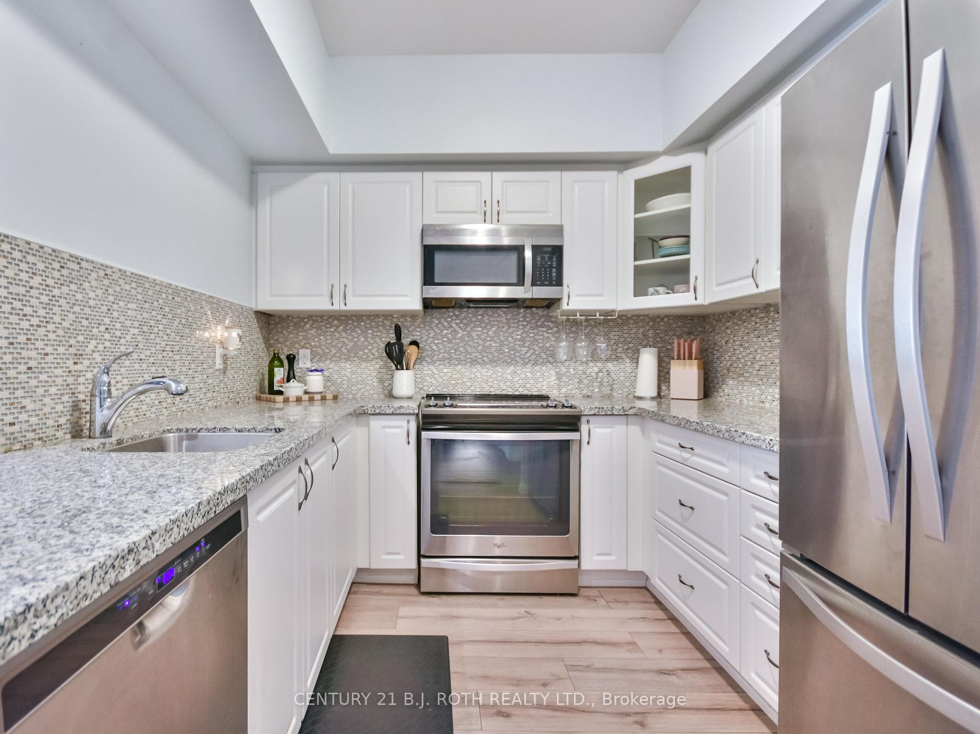306 Essa Road Unit 107 photo 6