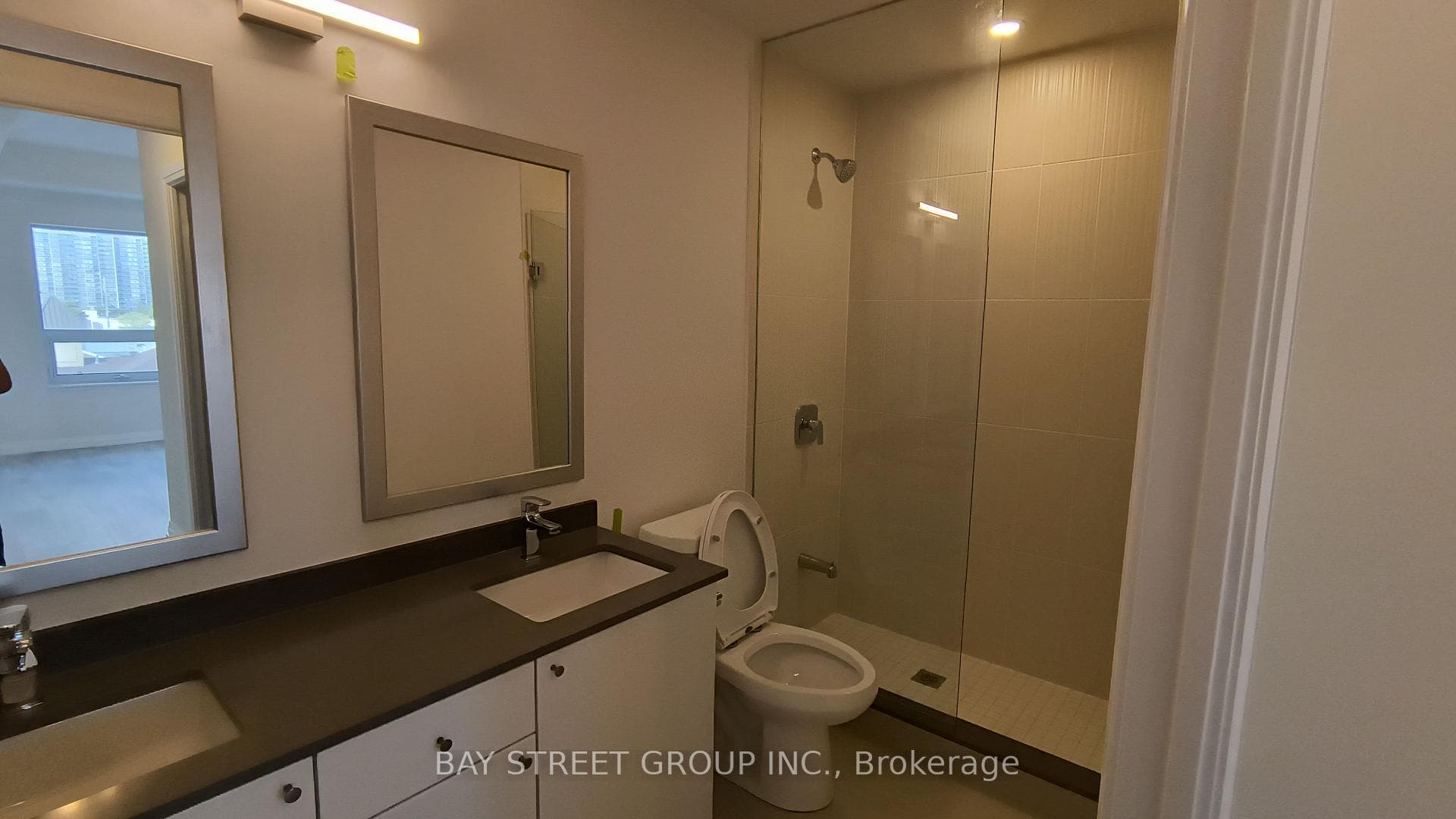 3270 Sheppard Avenue Unit 422 photo 8