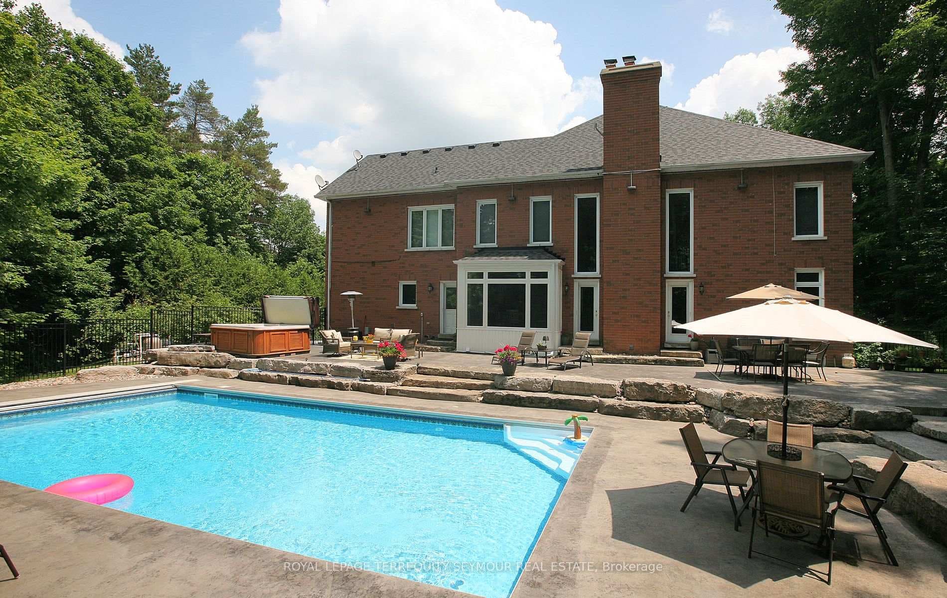 21 Elia Drive photo 28