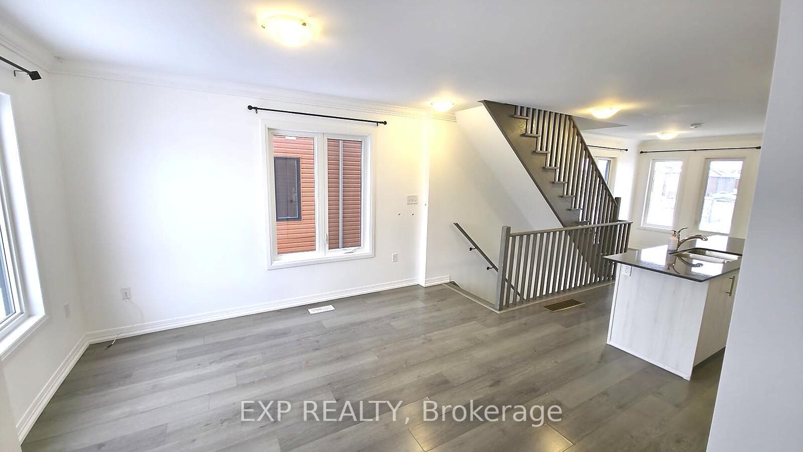 111 Fairlane Avenue photo 8