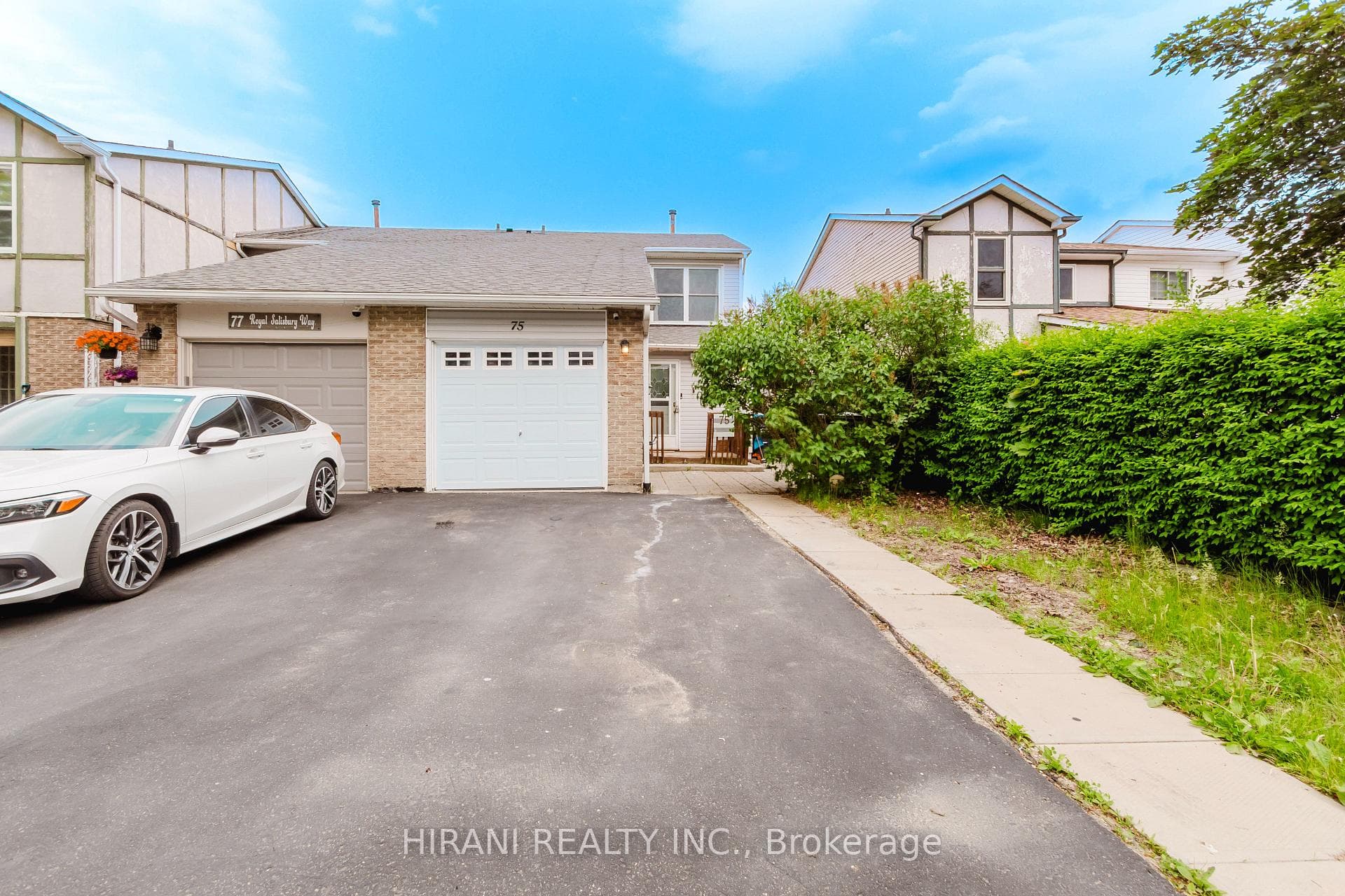 75 Royal Salisbury Way photo 2