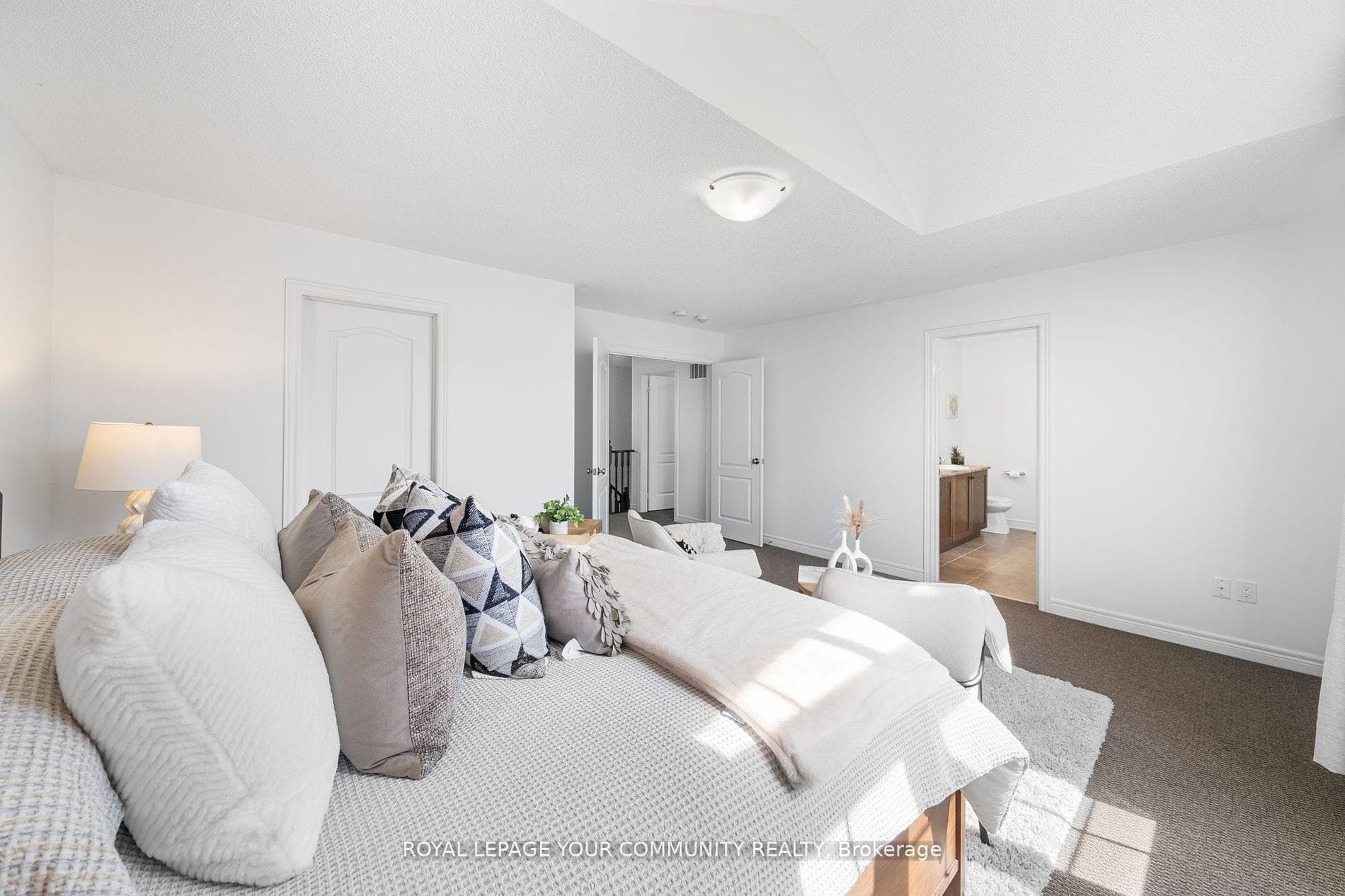 256 Crane Street photo 27