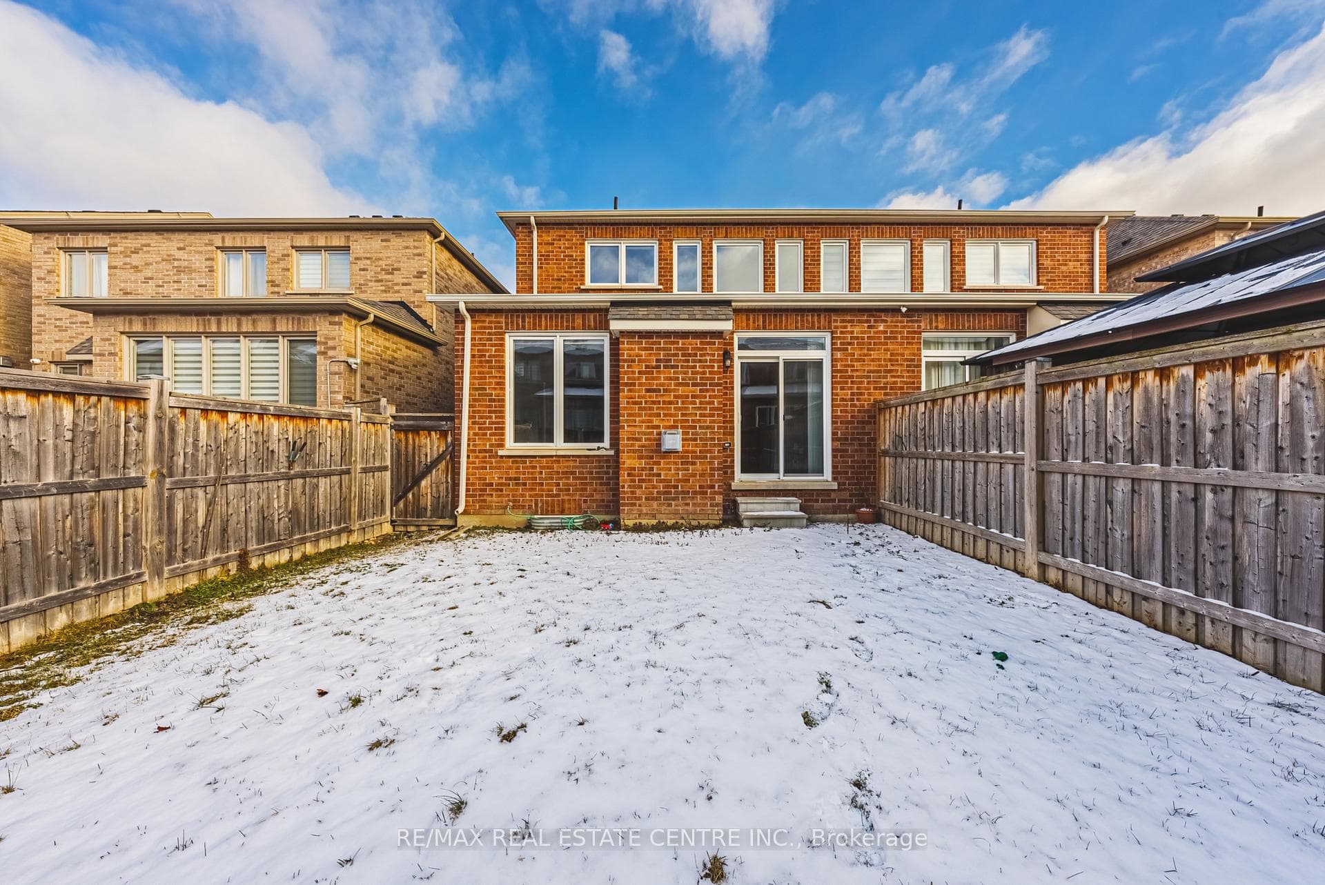 23 Little Britain Crescent photo 38