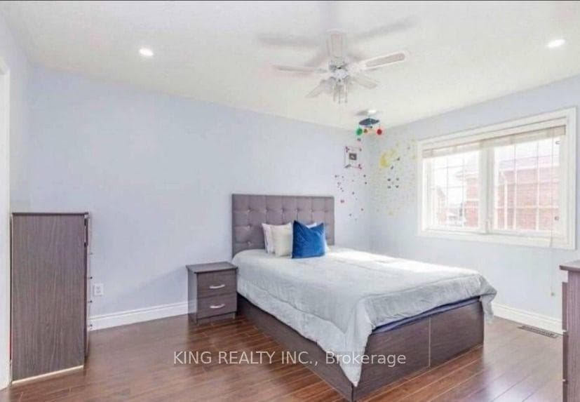 27 Denison Avenue photo 14