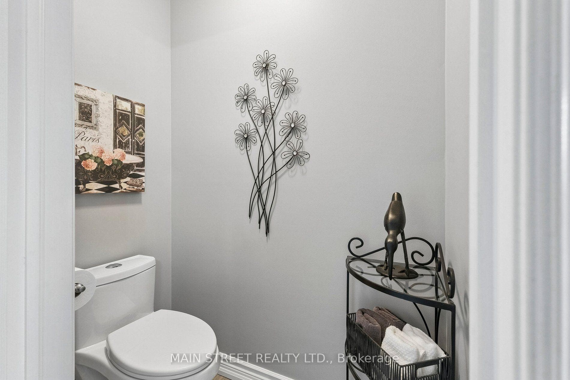 33 HIGHCASTLE Avenue photo 18