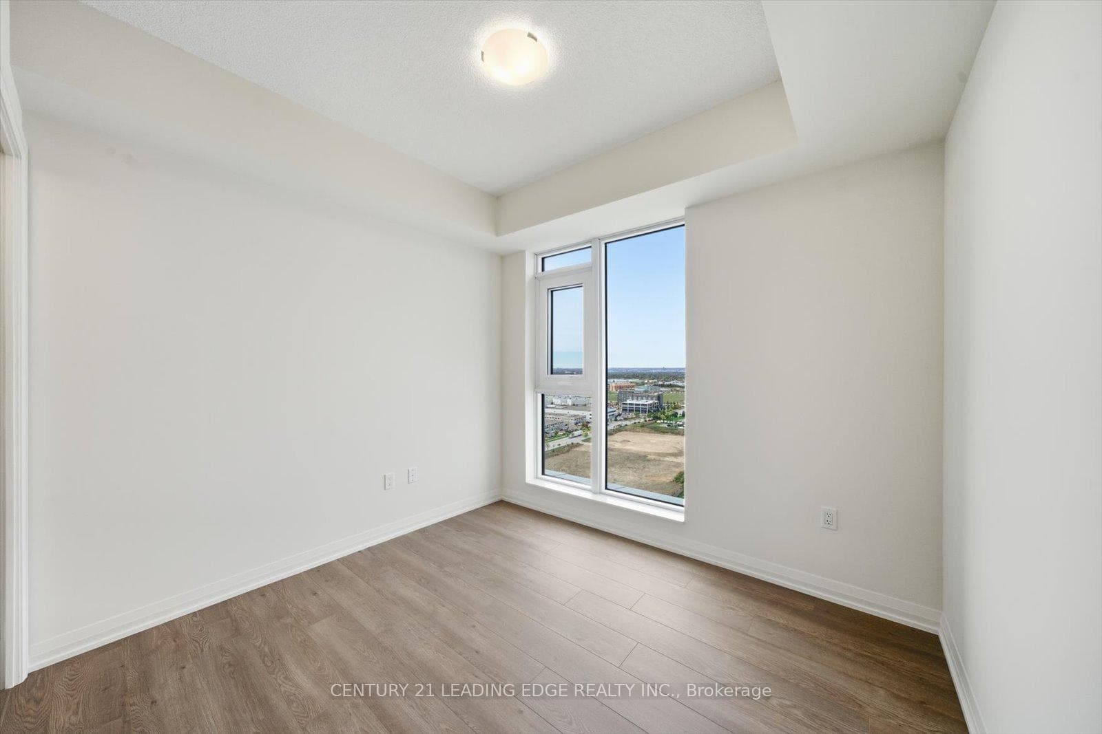 8960 Jane Street Unit 2015 photo 21