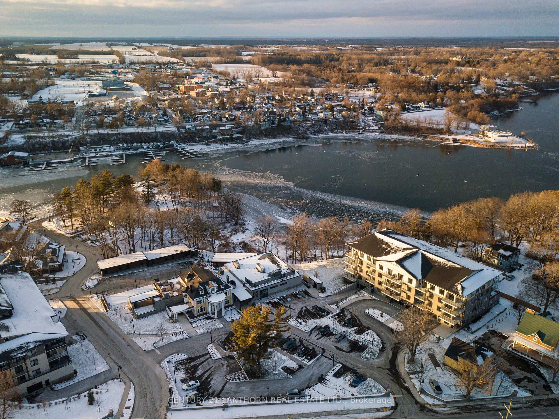 Clara Dr condos at right edge of photo