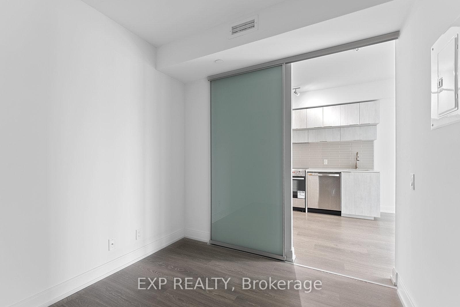 181 Dundas Street Unit 4512 photo 13