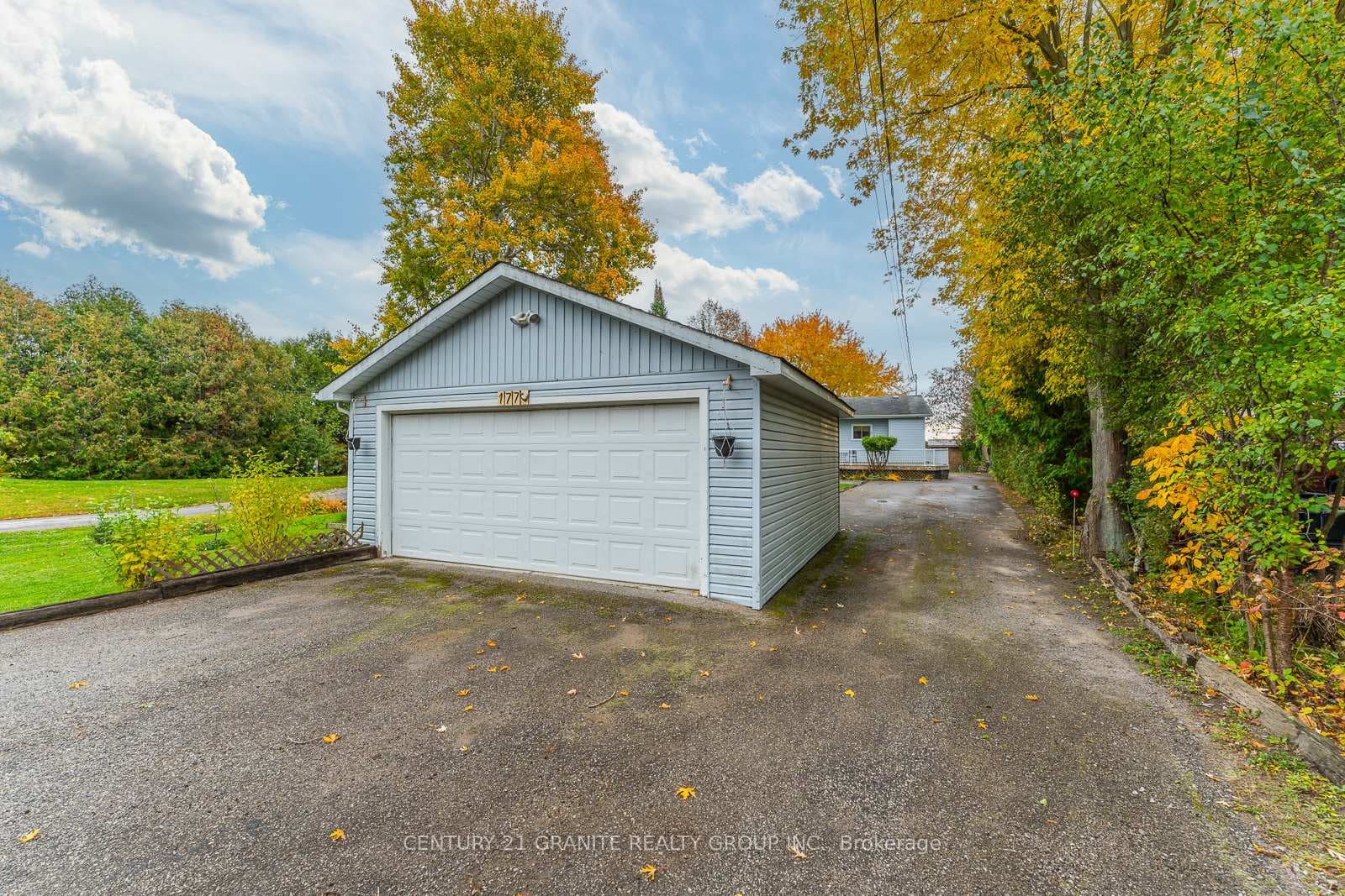 177 Beehive Drive photo 3