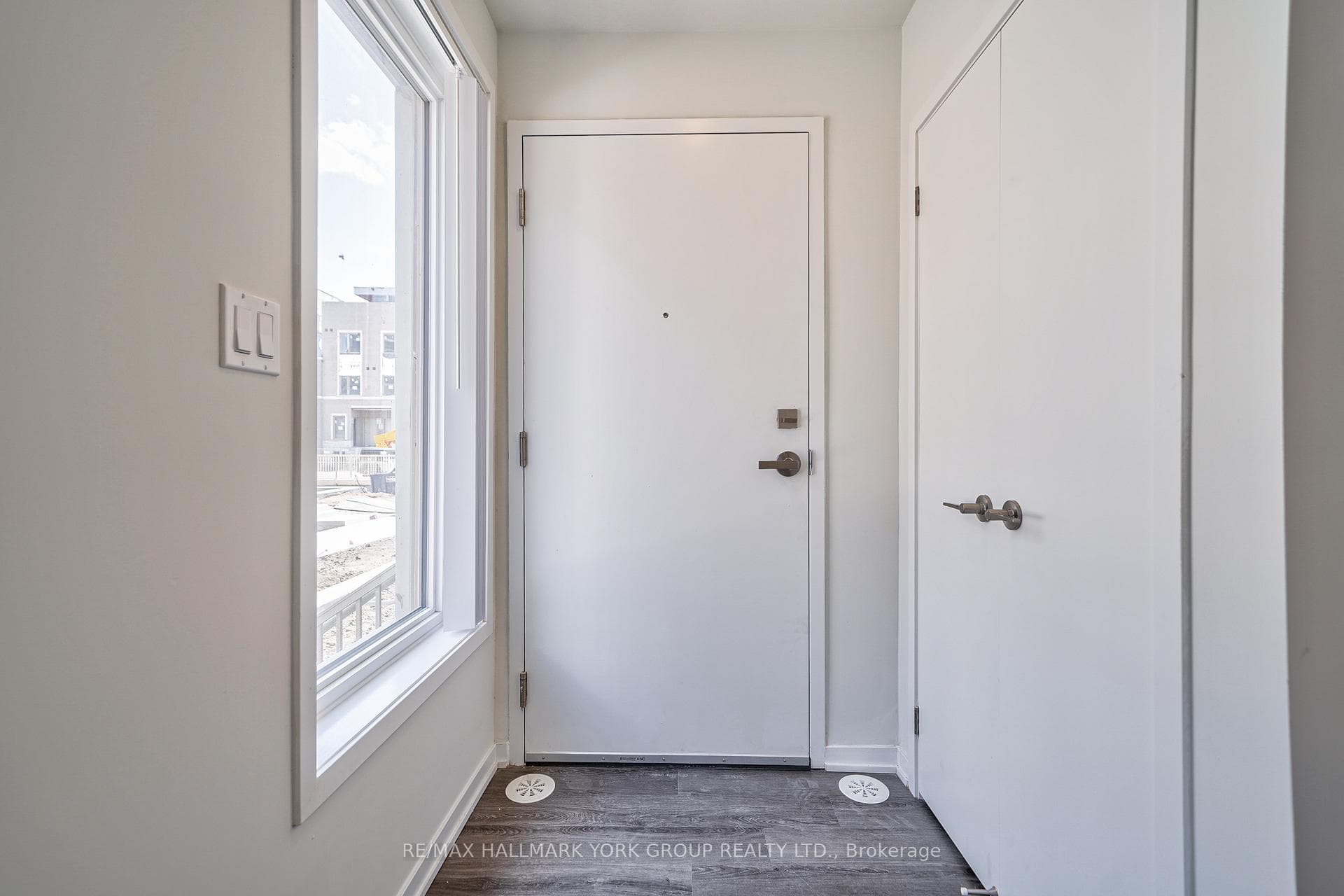 151 Honeycrisp Crescent Unit 180 photo 8