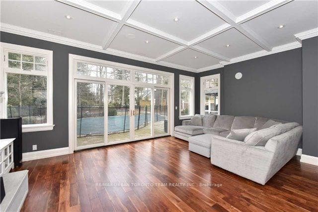 181 Inglewood Drive photo 9