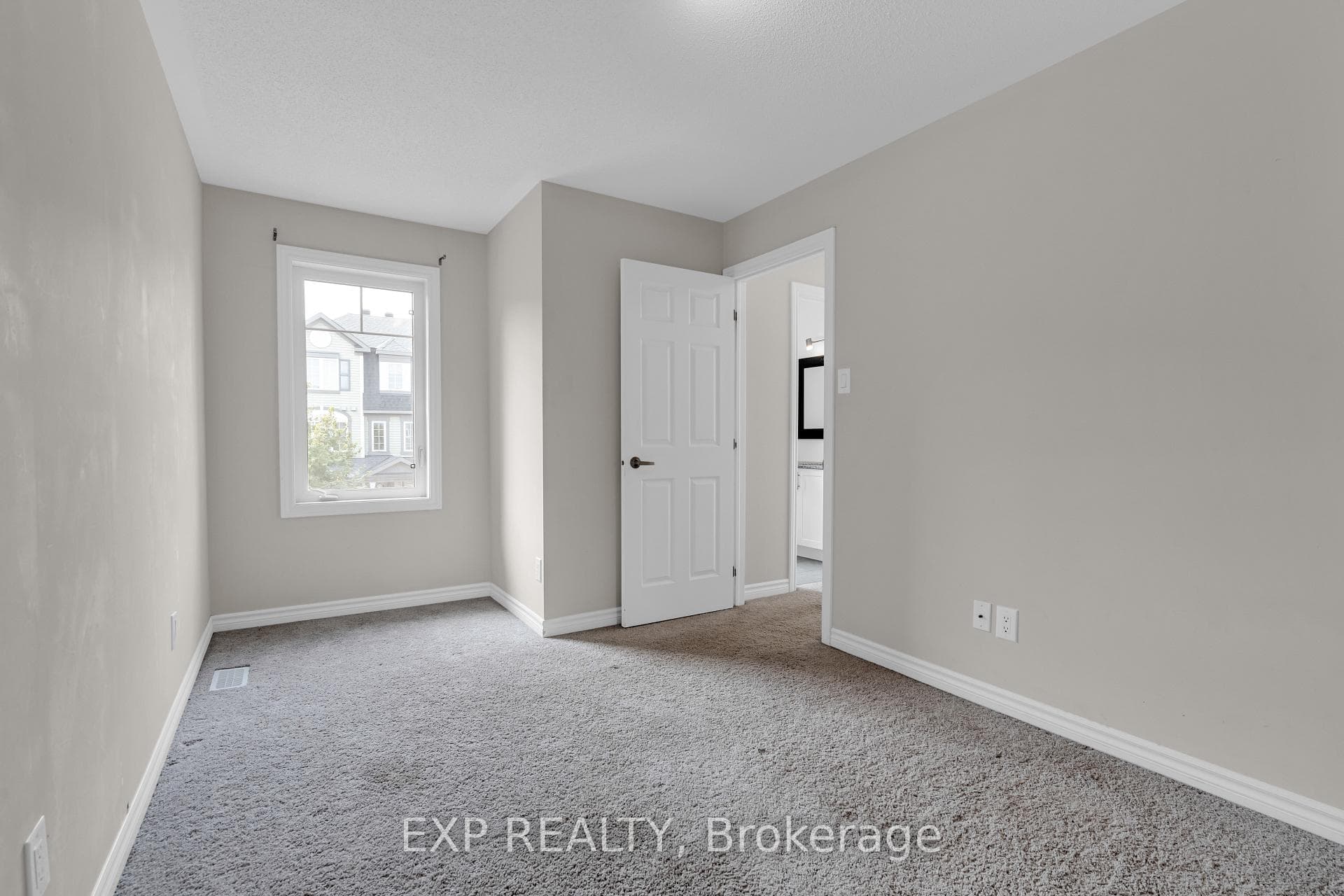 709 Maloja Way photo 30