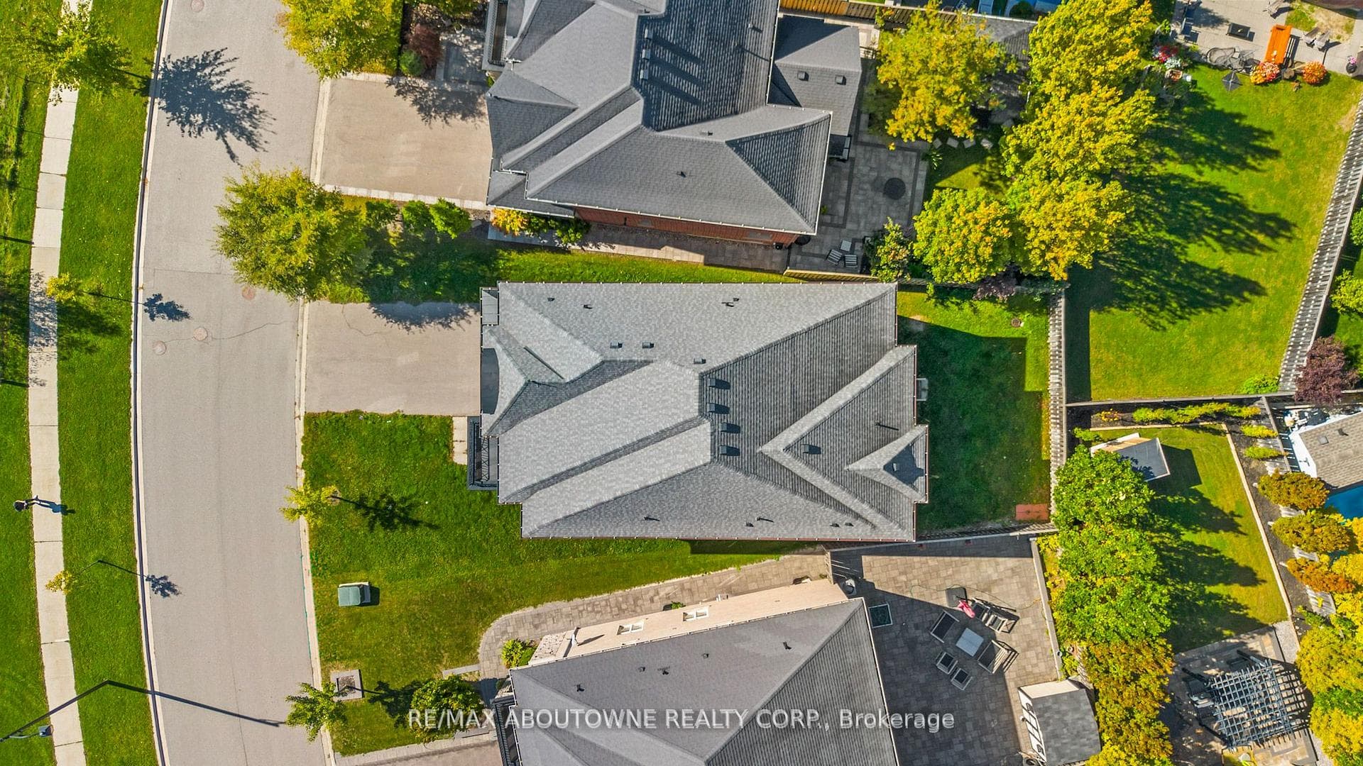 129 Robert Berry Crescent photo 33