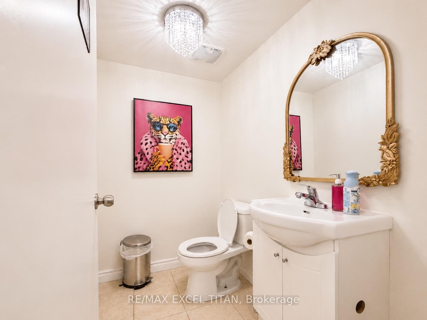 954 Danforth Avenue photo 11