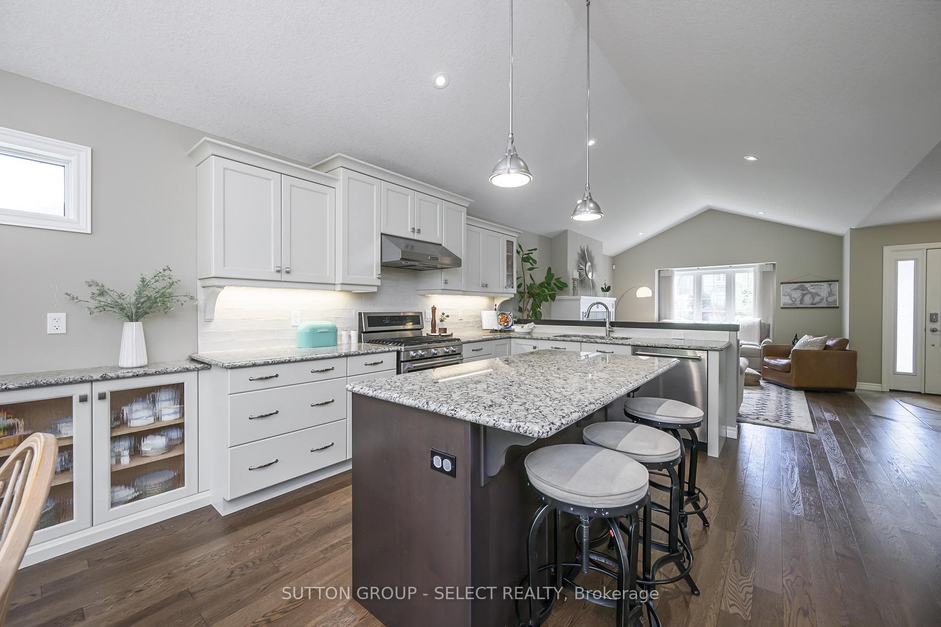 398 Beamish Street photo 14