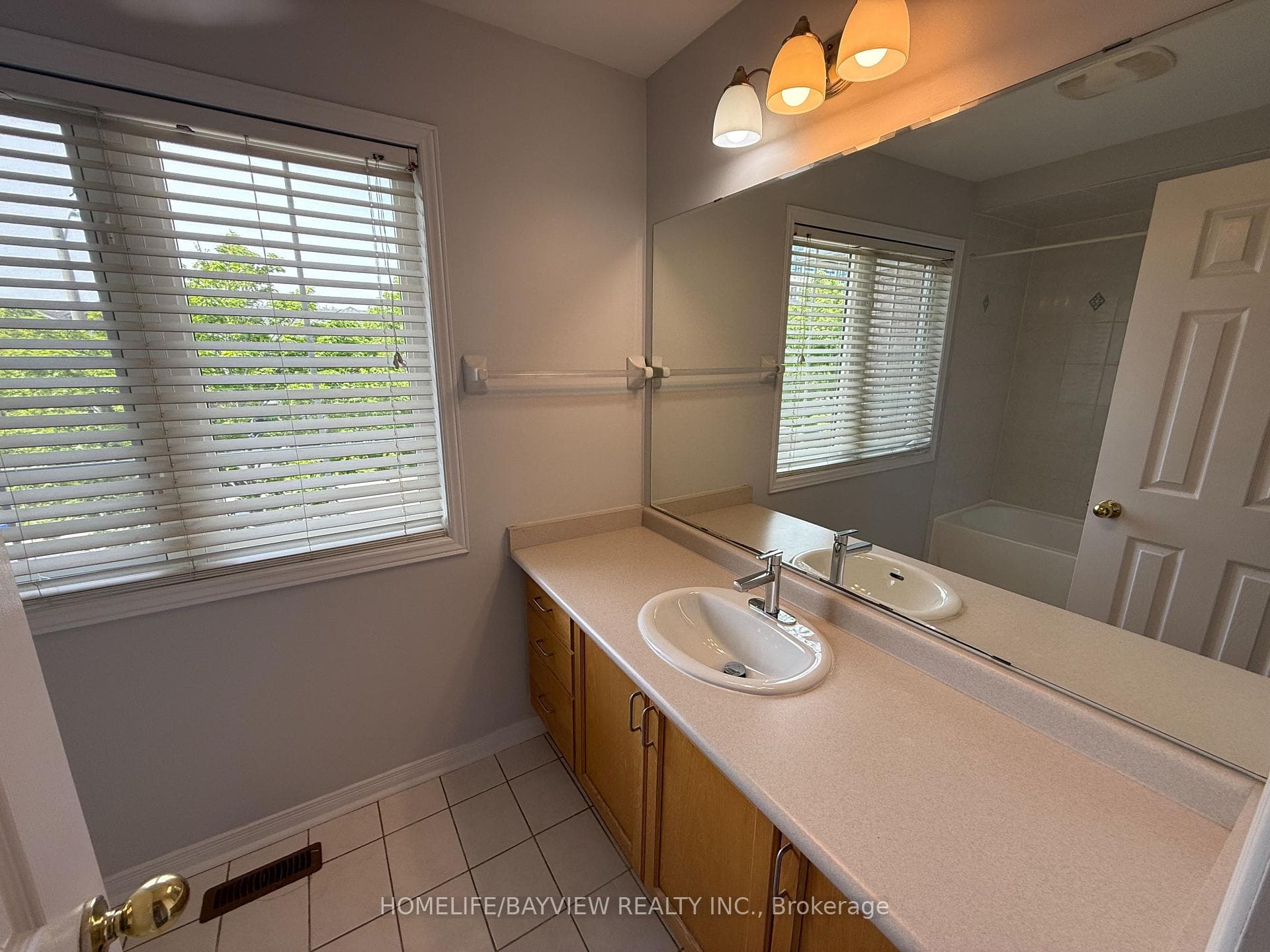 10 Selkirk Drive photo 23
