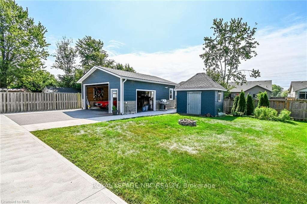 3269 YOUNG Avenue photo 32
