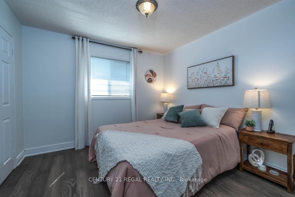 43 Waterton Crescent photo 25