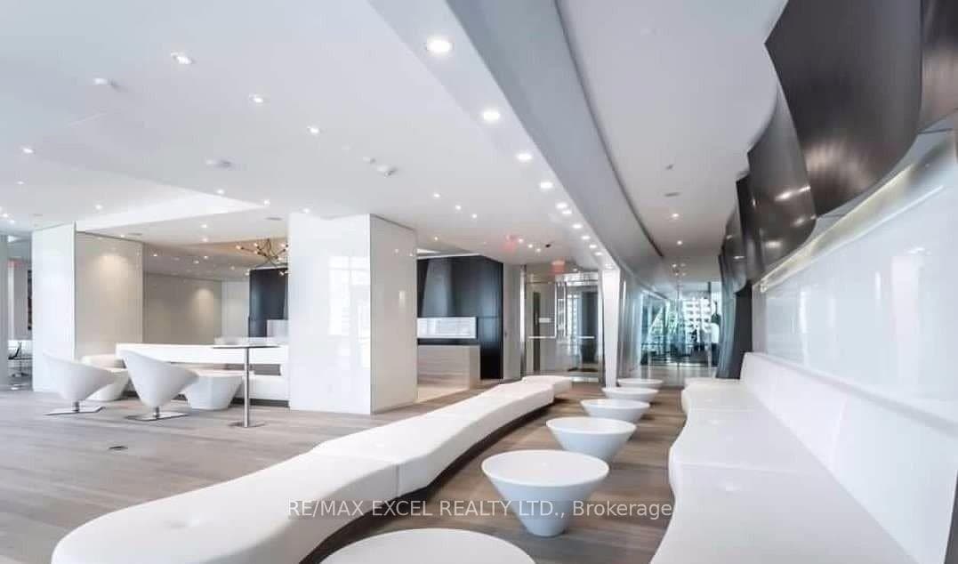 1 Bloor Street Unit 7102 photo 19