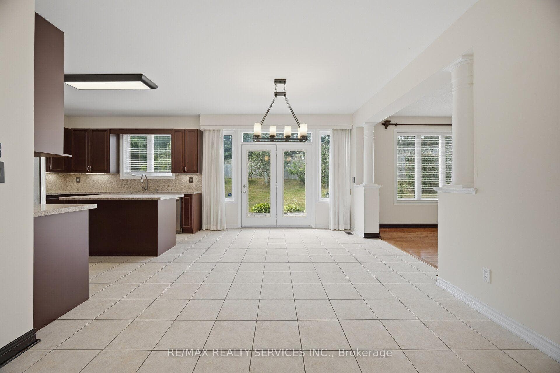 15 Upper Canada Drive photo 19