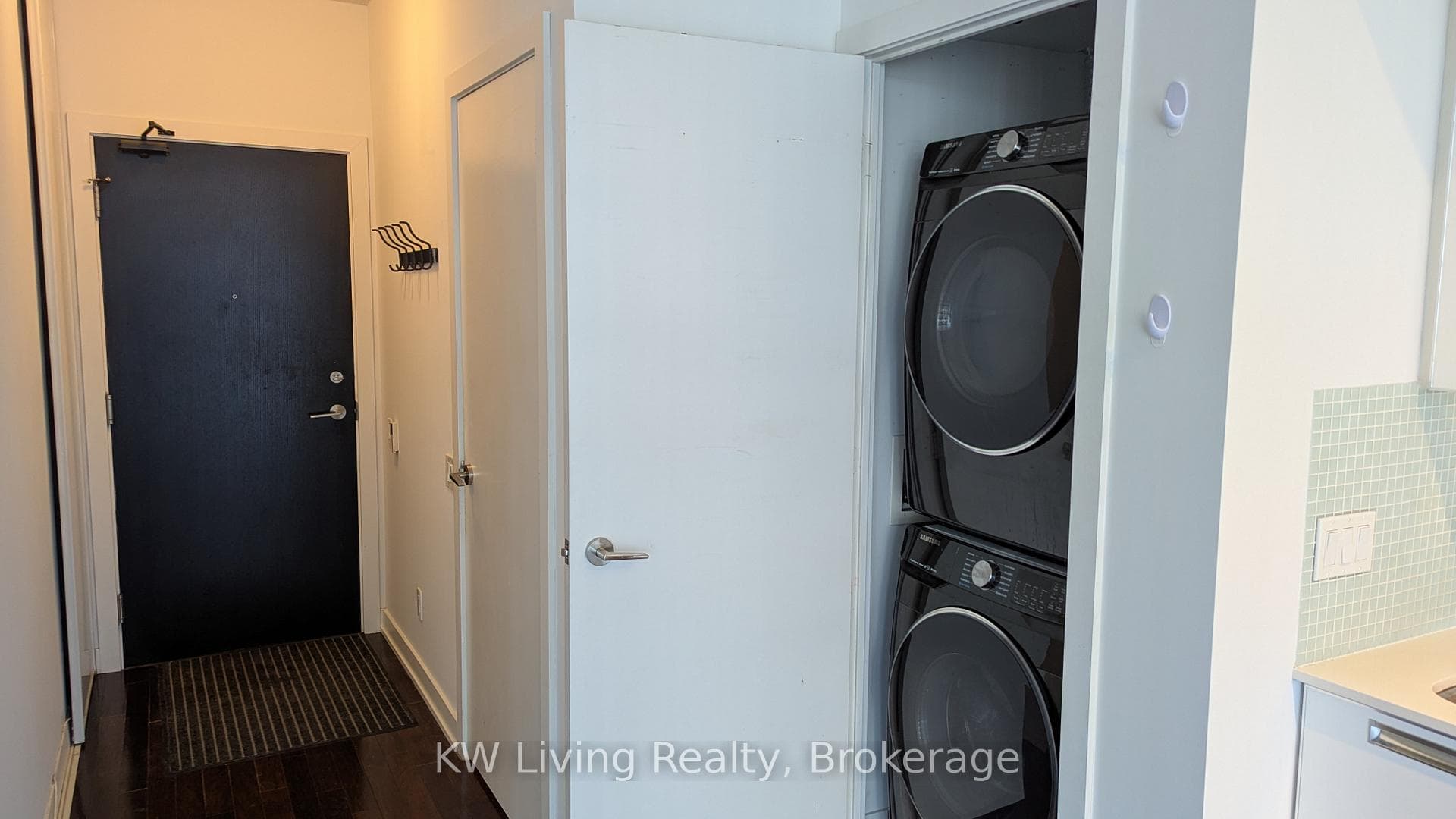 33 Charles Street Unit 1212 photo 5