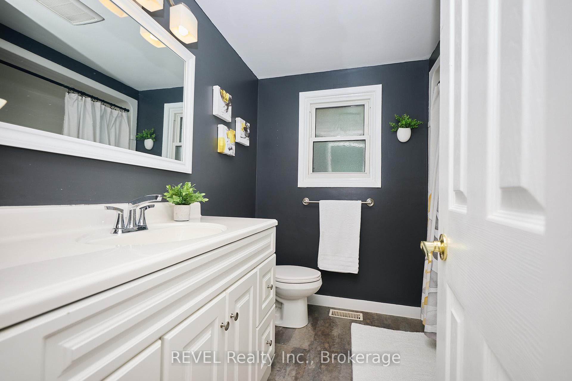 242 Lakeport Road Unit 30 photo 19