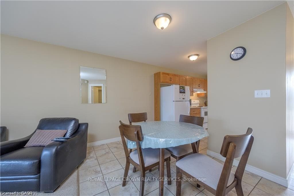 653 Kincardine Avenue photo 4