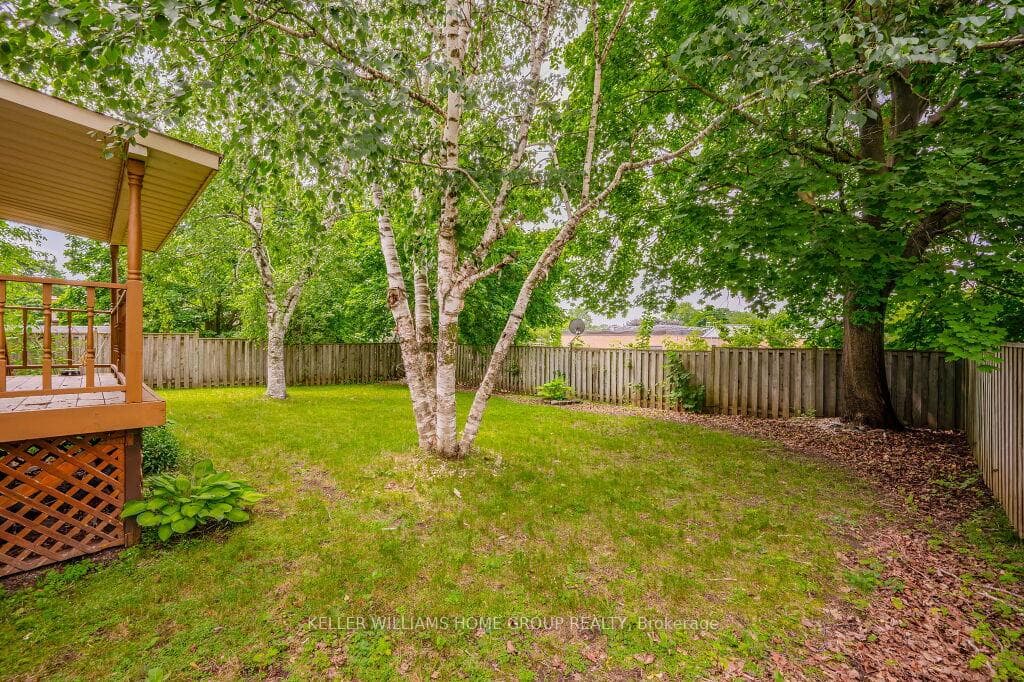 6 Callander Drive photo 35