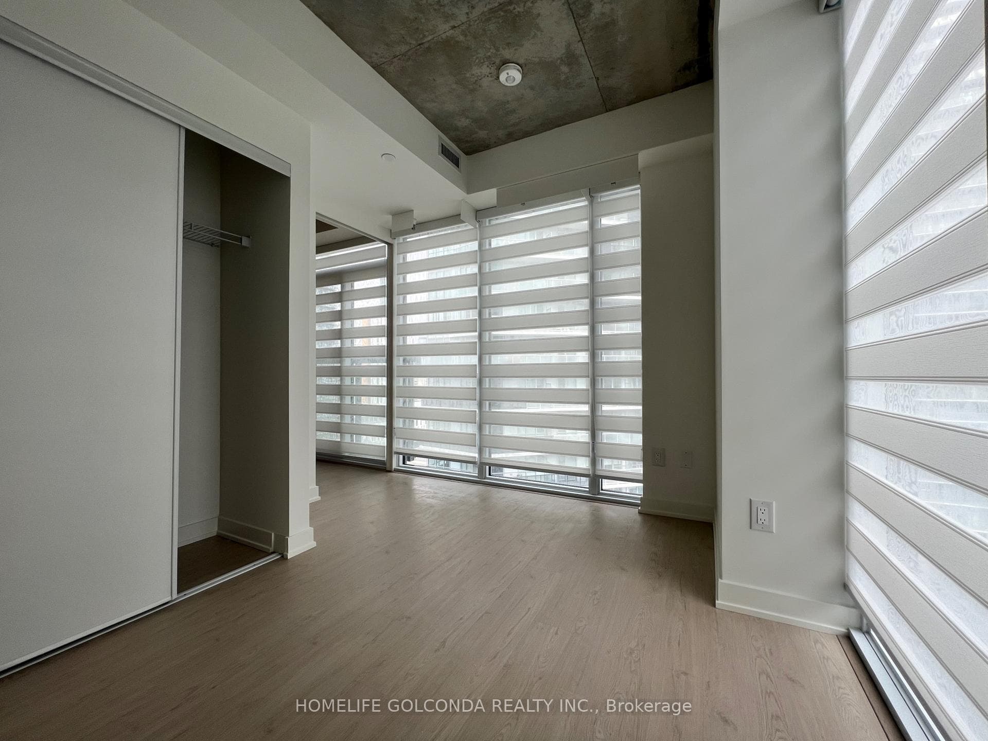 65 Mutual Street Unit 2208 photo 8