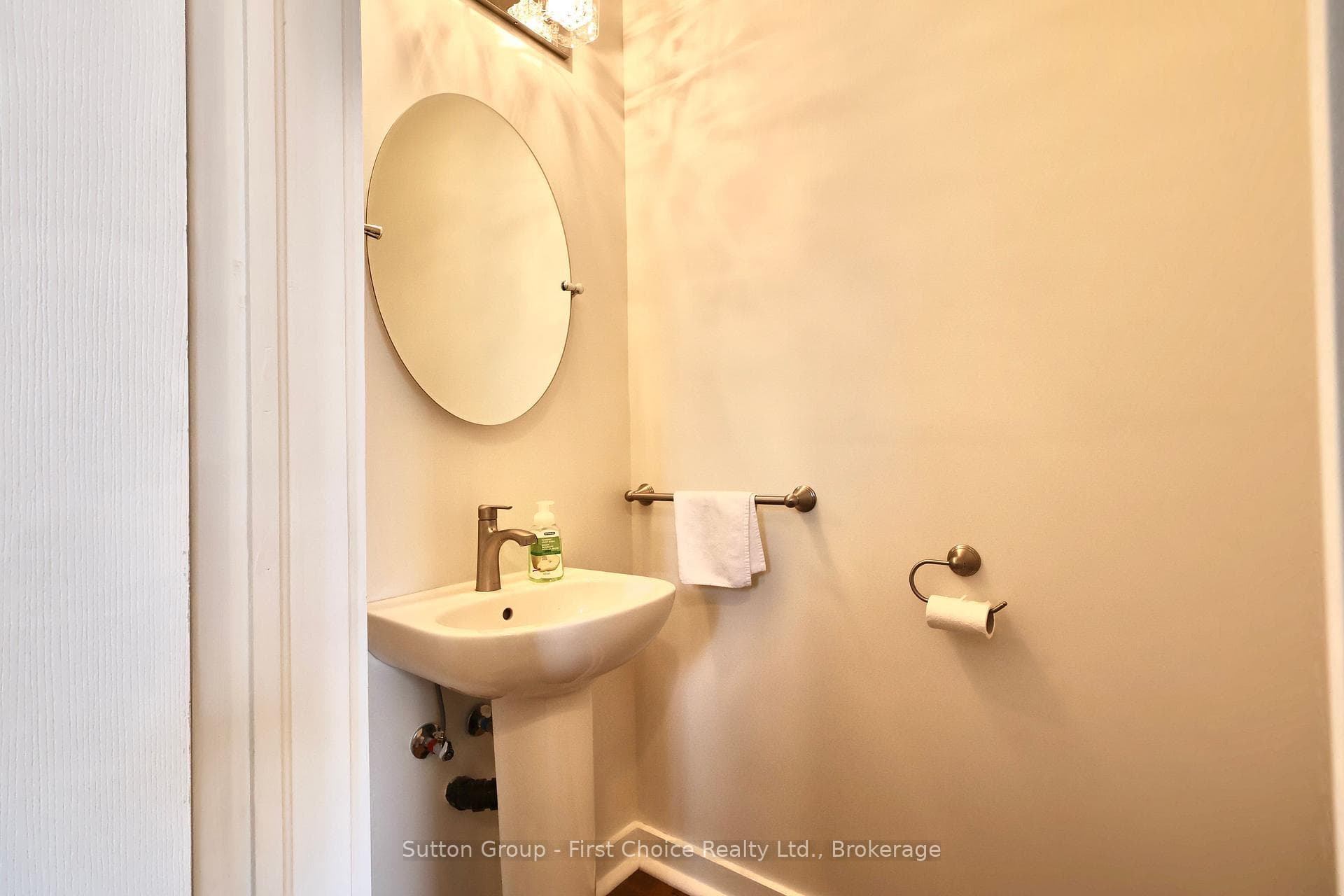 124 Nelson Street photo 9