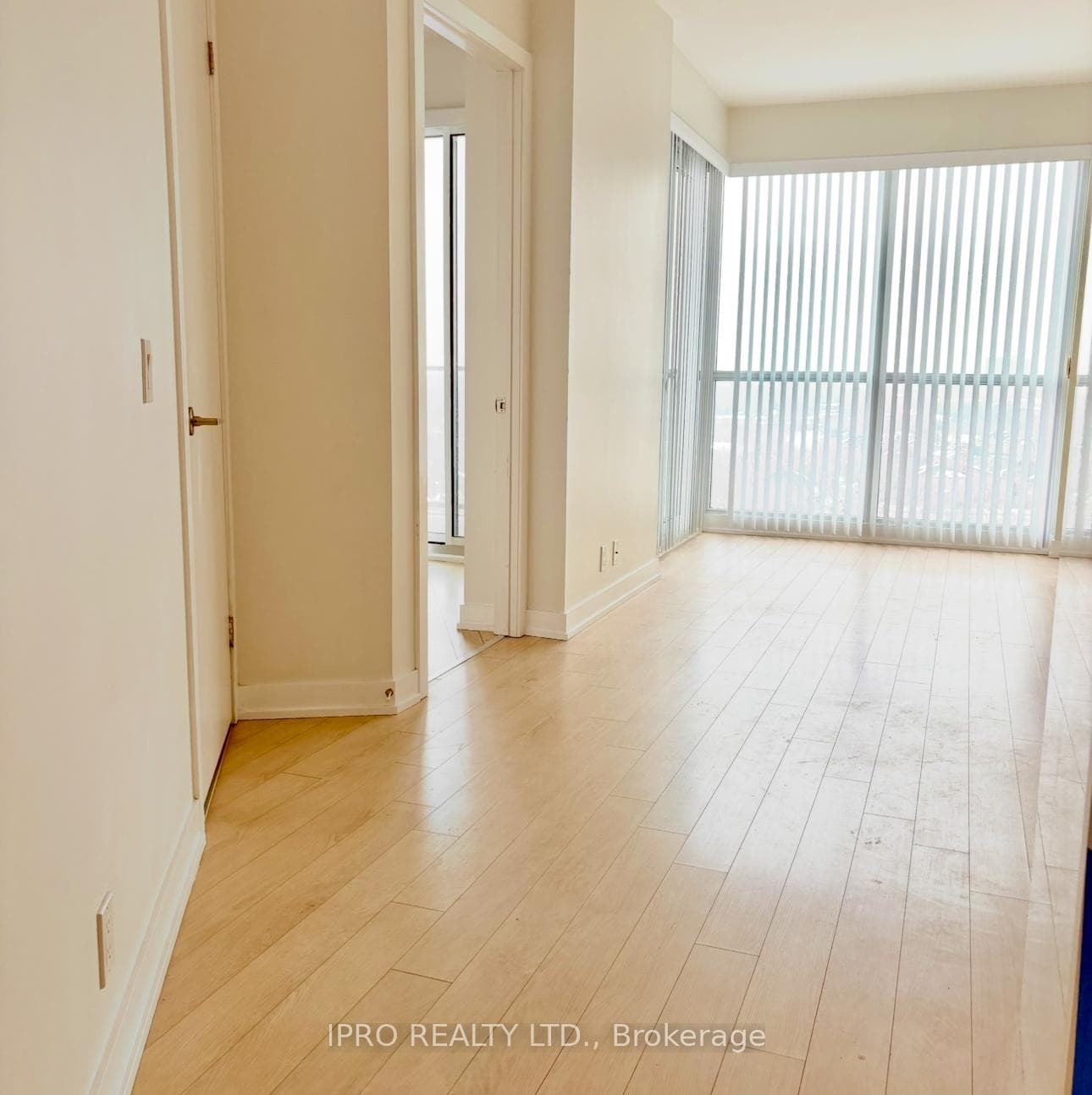 10 Park Lawn Road Unit 1404 photo 4