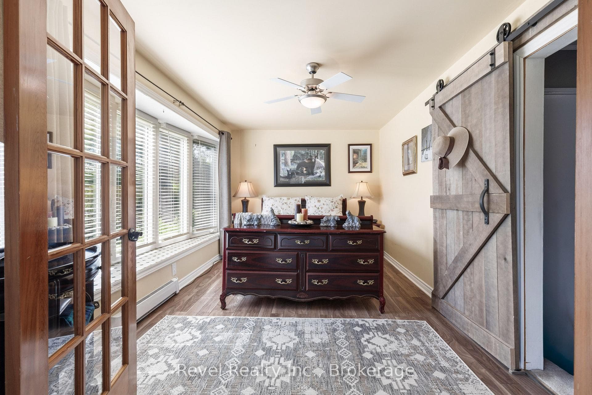 133 Victoria Drive photo 28