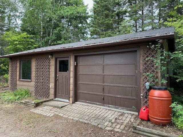 2049 Sunnyside Beach Road photo 30